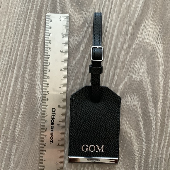 Michael Kors Men Kamden Leather Luggage Tag - Picture 8 of 11